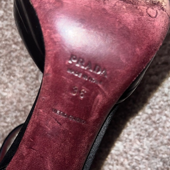Prada ankle strap patent leather heels size 36 - Picture 6 of 6
